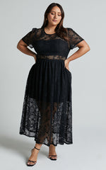 Leon Midi Dress - Short Sleeve Dress in Black